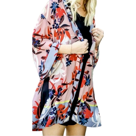 Cabi Blooming Blush Kimono Jacket - Picture 1 of 6